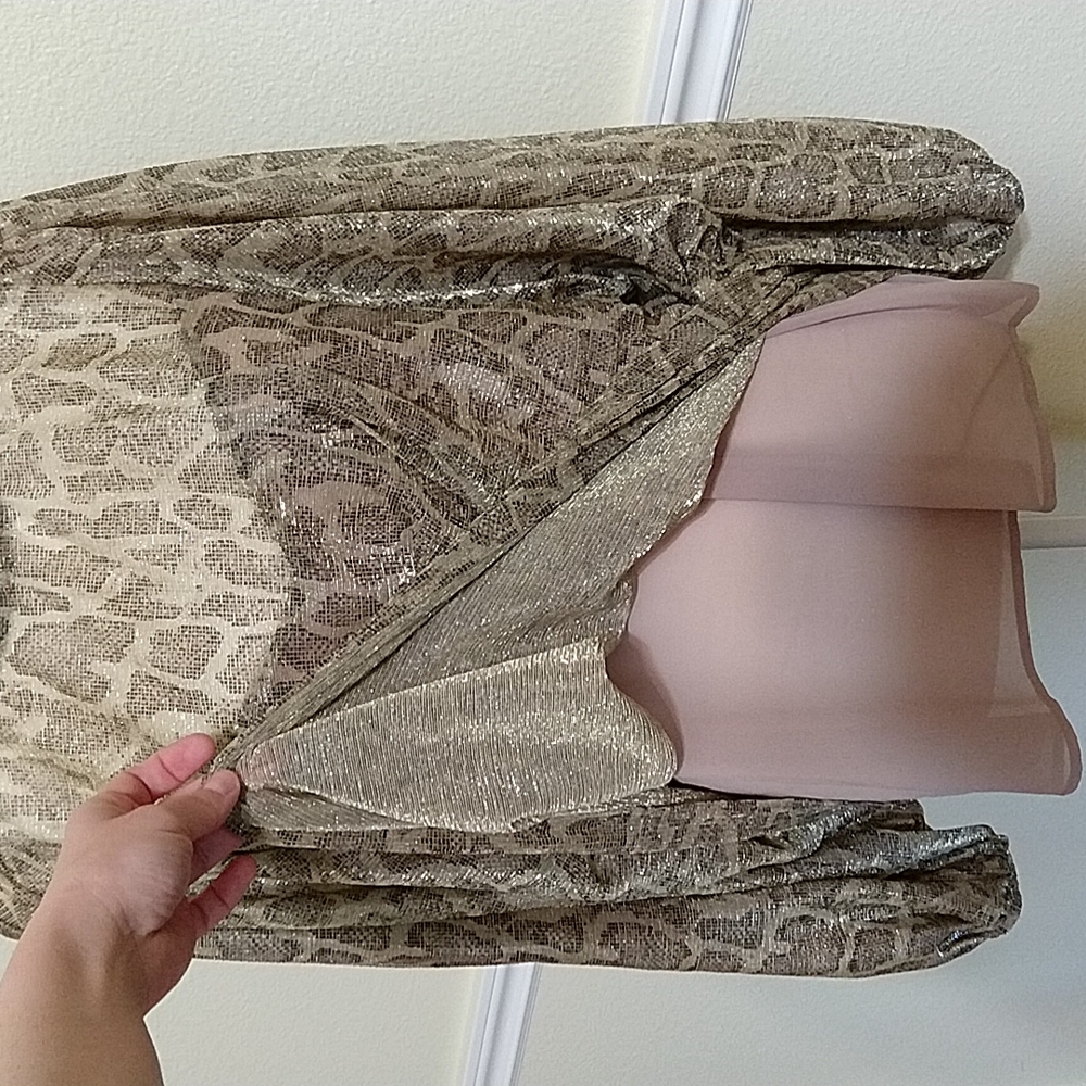 Stunning Glitter Python Print Blouse - Picture 3 of 12